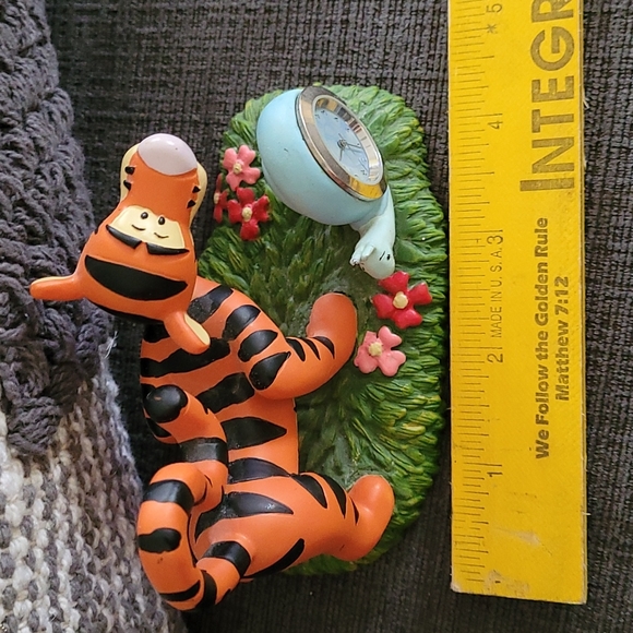 Tigger And Snail Clock - Picture 10 of 11